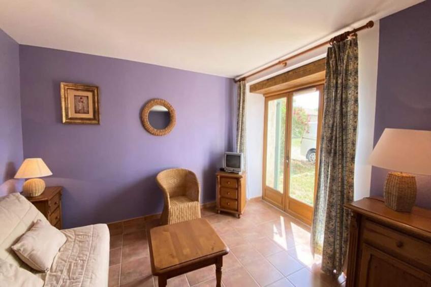 04b6 : Beau Studio Dans Un Mas Provençal - Piscine - foto 6