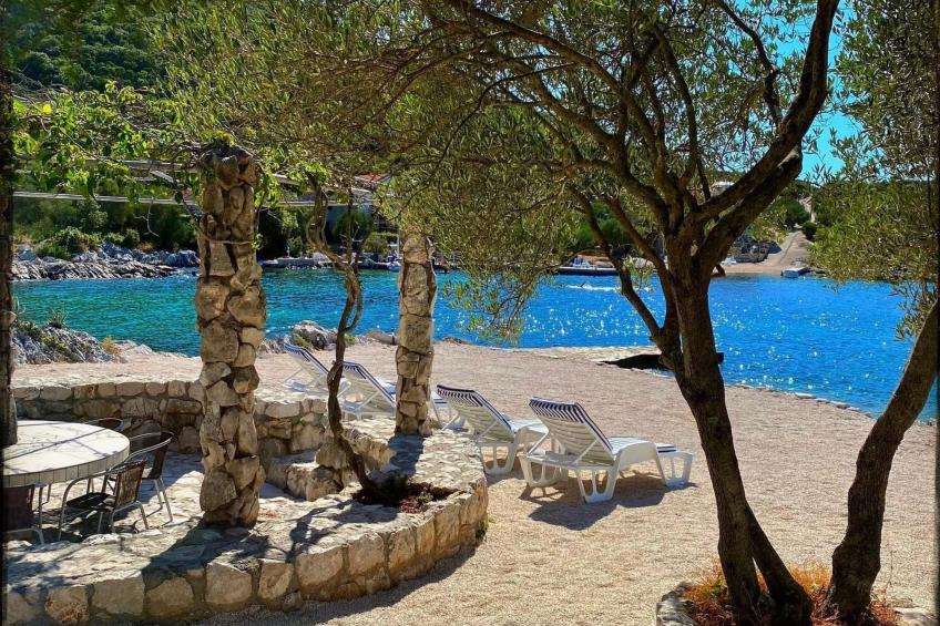 Anwesen mit Blick auf das Wasser - foto 9