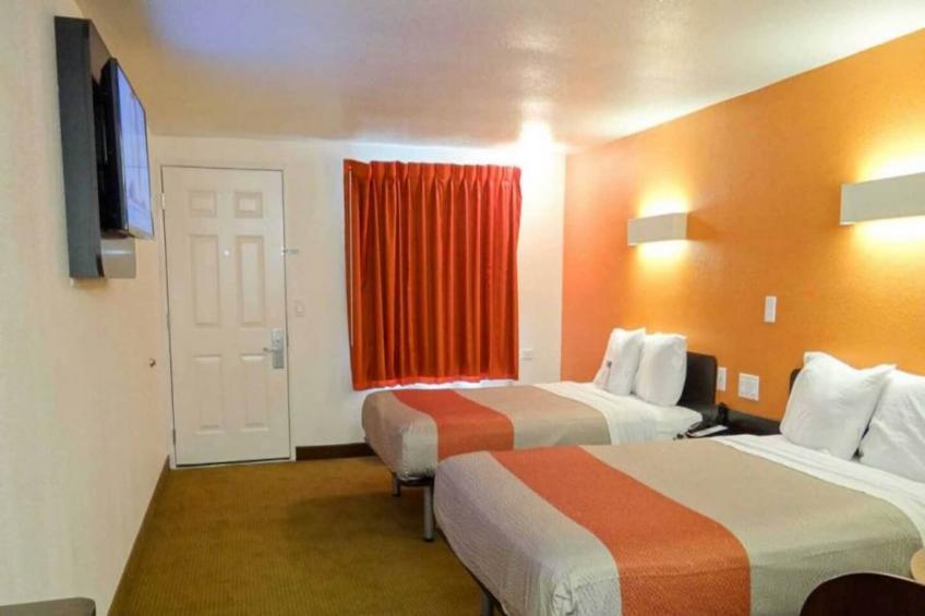 2 Full Beds  Non-smoking - foto 5