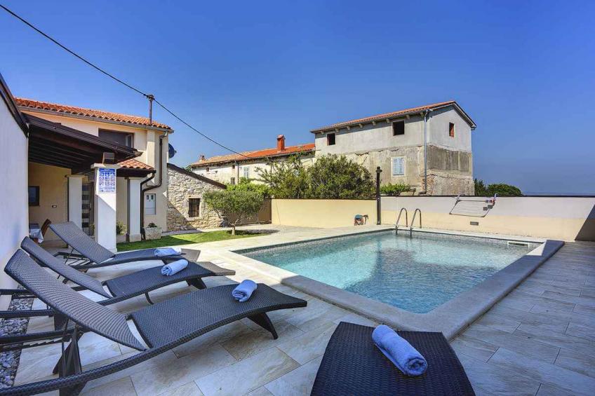 Holiday house with pool - BF-6DNH9