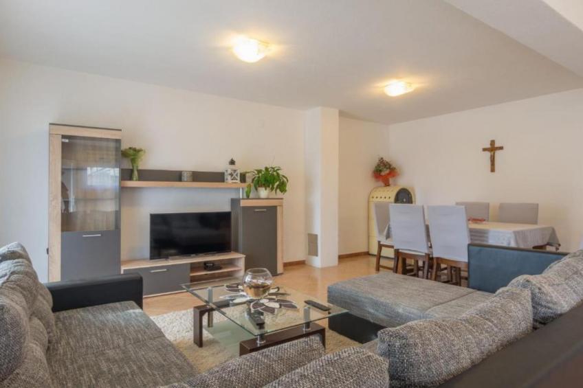 Holiday House BALEN with Swimming Pool - Six Bedroom Holiday House With Pool - foto 28