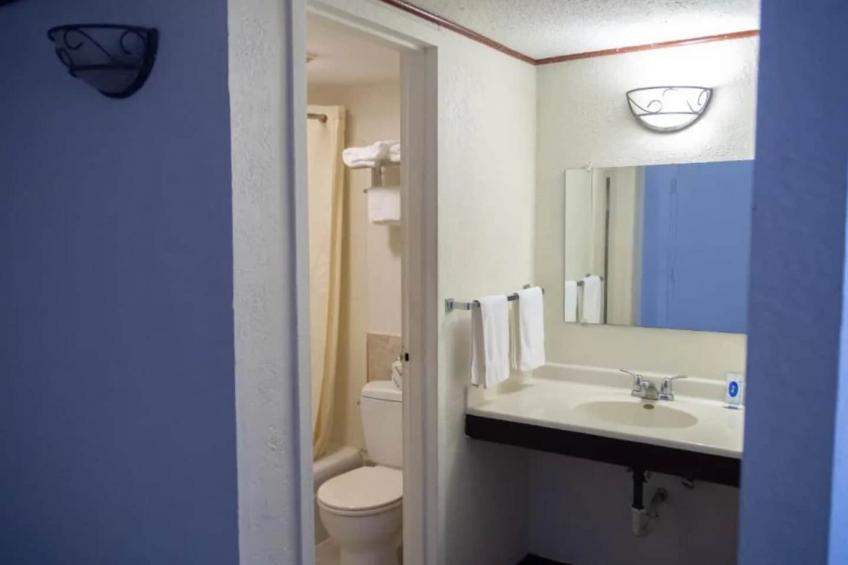 2 Queen Beds Suite Non-Smoking - foto 33