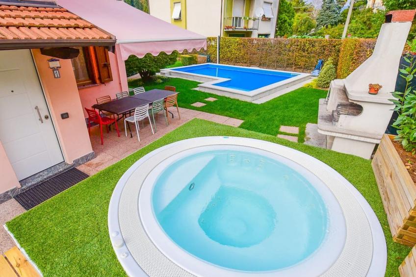 Jane e Jolie Haus privates Schwimmbad und Jacuzzi