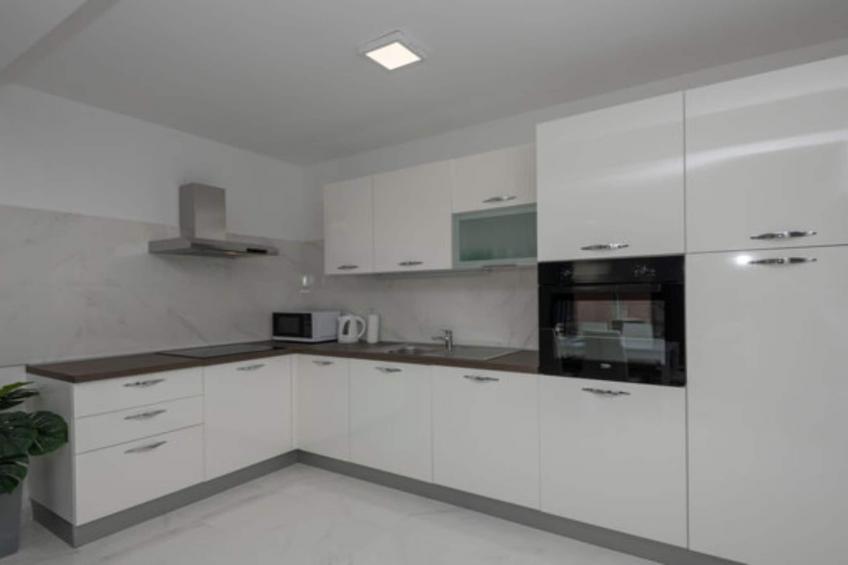 Charming Villa Nina with Pool - Four Bedroom Villa With Terrace and Swimming pool - foto 9