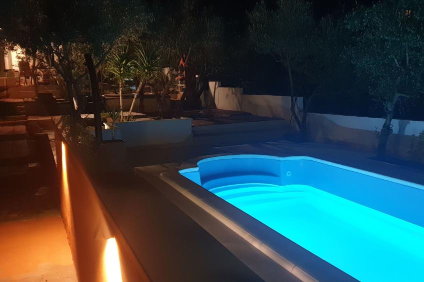 Geräumiges Ferienhaus mit Terrasse und Garten - foto 8