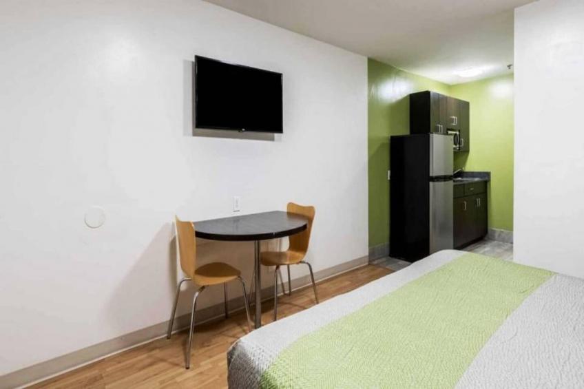 1 QUEEN BED  MOBILITY ACCESSIBLE KITCHEN NON-SMOKING - foto 10