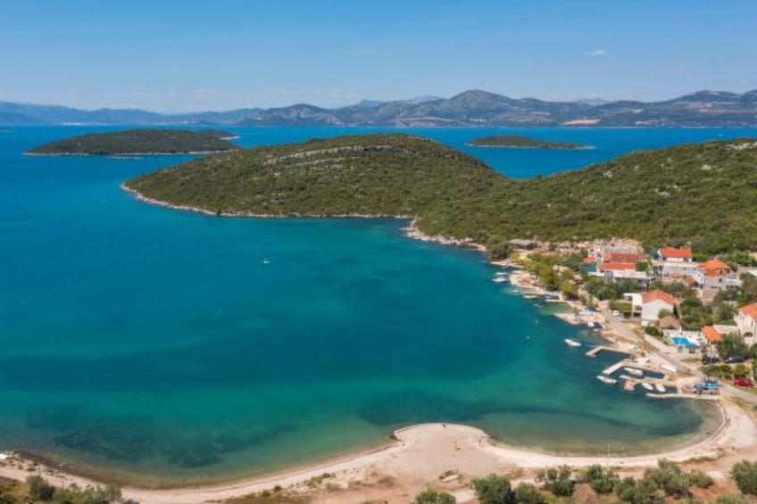 Beachfront Apartment house Hon with pool - foto 32