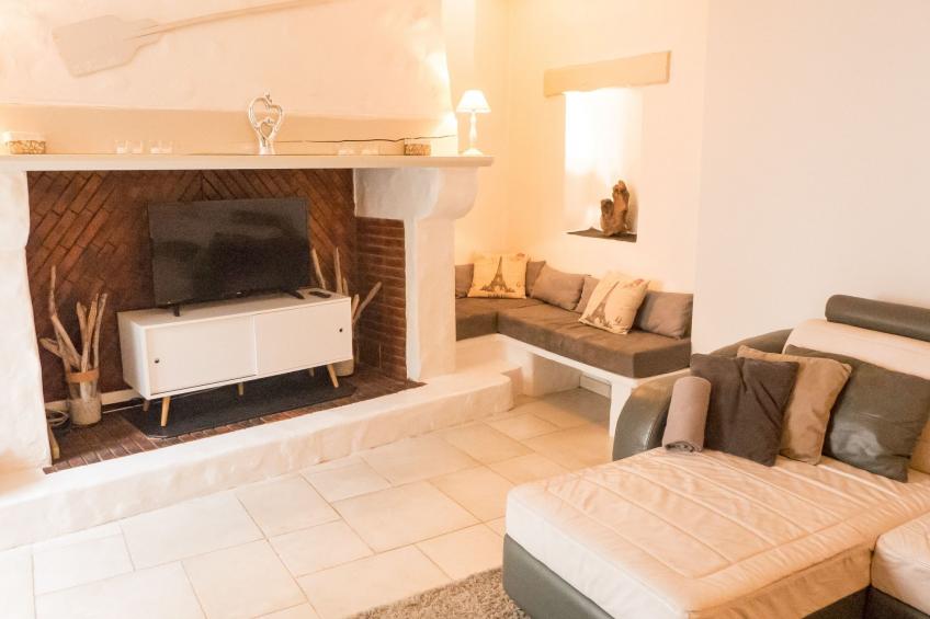 Schönes Haus in einem gemütlichen Dorf, durch das der Kanal verläuft - foto 8