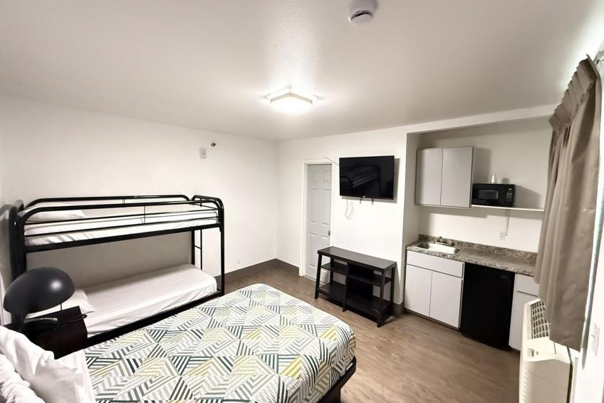 Family Studio Queen Bed with Bunk Bed - foto 7