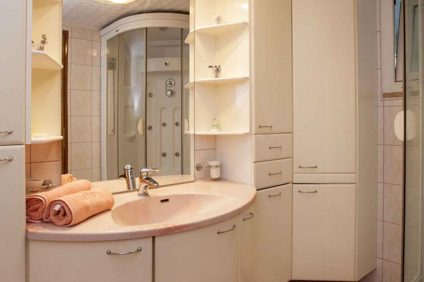 Holiday apartment with whirlpool bathtub and barbecue - BF-6YTN - foto 12