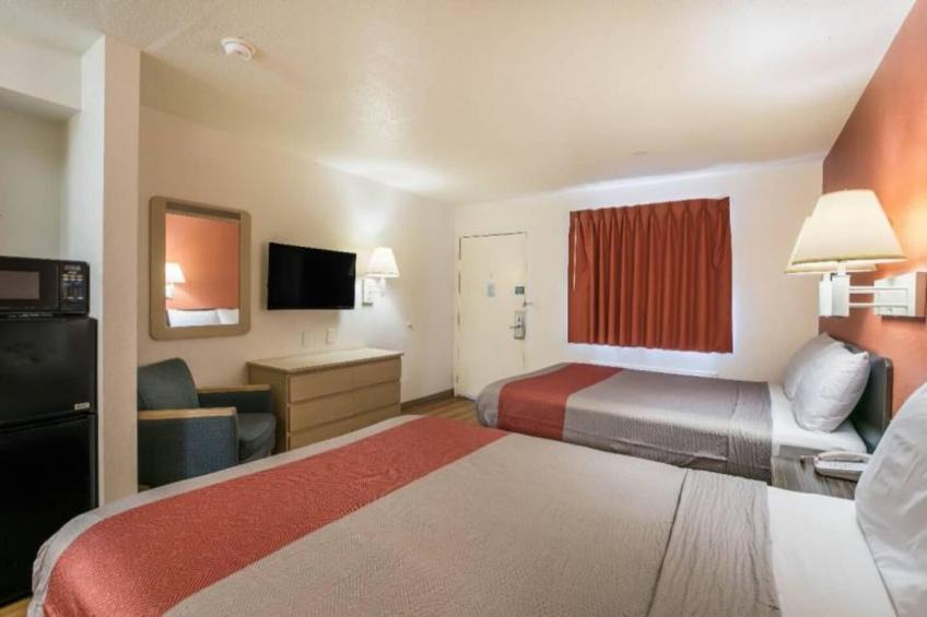 2 QUEEN BEDS  MOBILITY ACCESSIBLE RI SHWR - foto 15