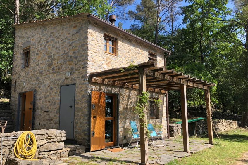 Zypressen, ein Haus im Wald an der ligurischen Riviera - foto 51