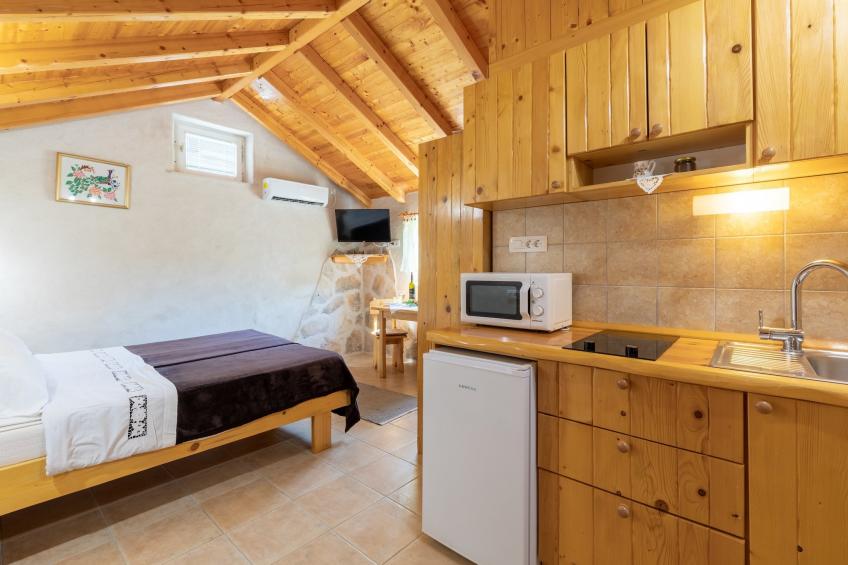 Stone House Harmony -Studio Apartment with Patio and Garden View ( 2 ) - foto 33