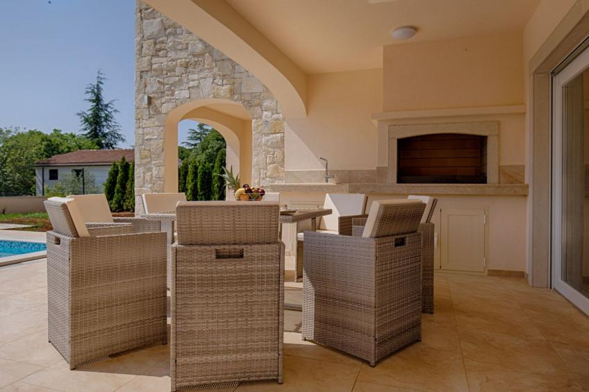 Haus in Pinezići mit privatem Pool - foto 12