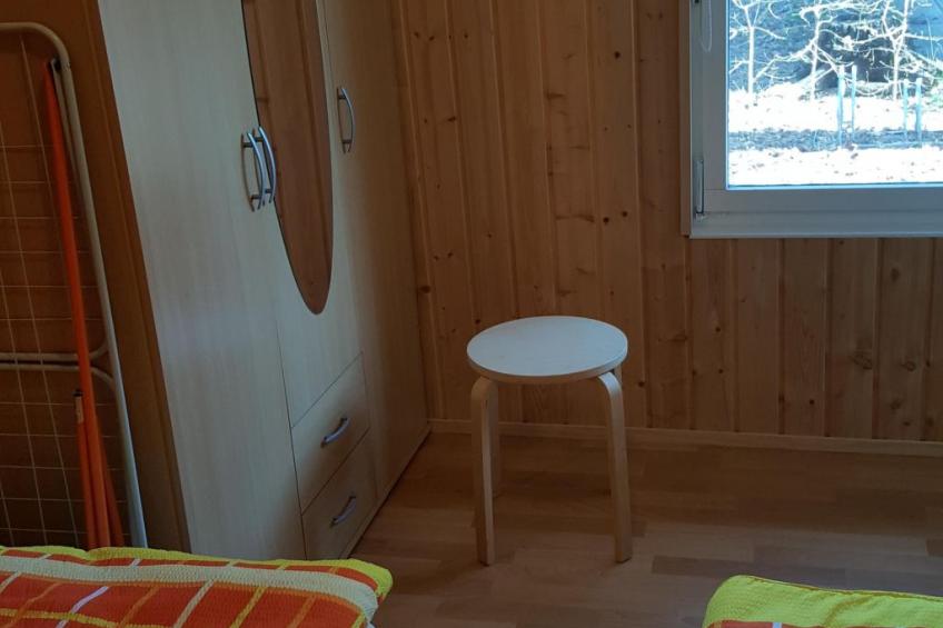 Holz-Bungalow mit Terrasse - foto 8