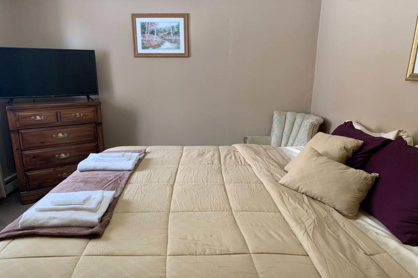 King Bed Riverfront Suite - foto 54