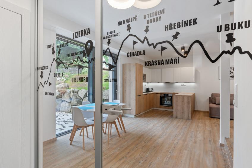 Pod korunami - foto 6