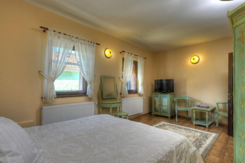 Kürzlich in eine Ferienvilla konvertiertes (2010), umfriedetes Haus aus der Sac - foto 11