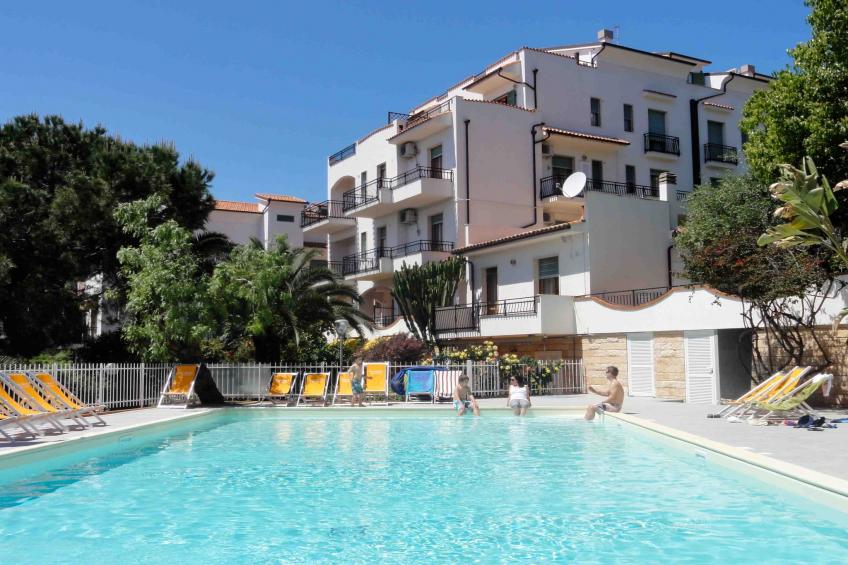 Residence dei Fiori / APARTMENT THREE BEDROOMS