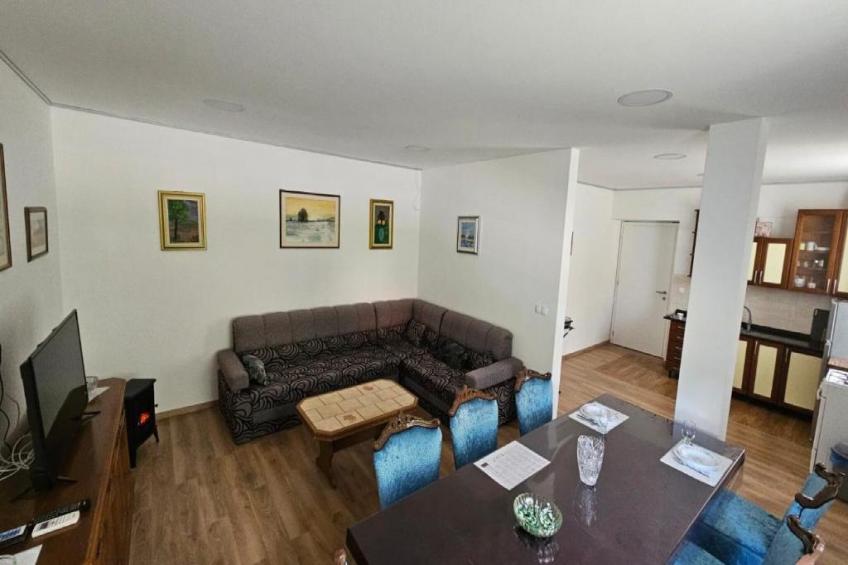 Apartment Gracac - Two Bedroom Apartment with Terrace - foto 5