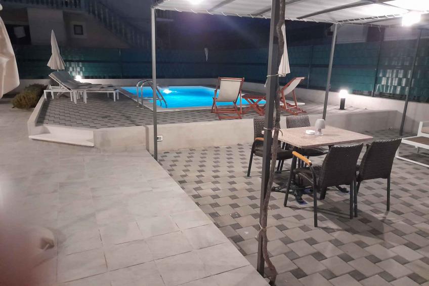 Holiday house overlooking the courtyard and pool - BF-DGHZC - foto 6