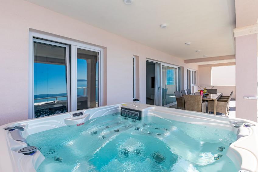 Apartments Hope (Dugi Rat) - Three-Bedroom Apartment with Jacuzzi  (Stanko) - foto 26