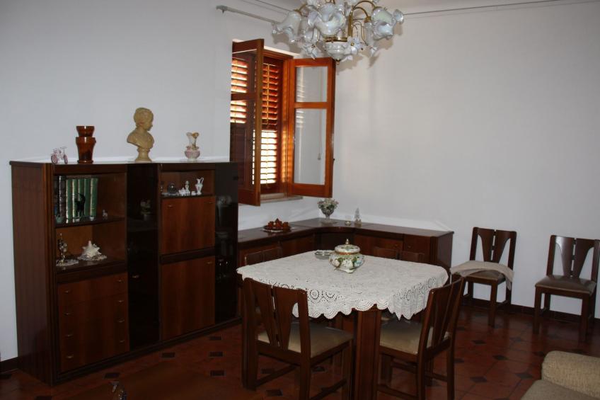 Komfortables, geräumiges und vor allem zentrales Haus - foto 2