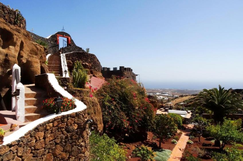 Schlafen in einer vulkanischen Höhle - foto 58