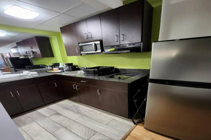 2 Full Beds  Non-Smoking Kitchen - foto 32