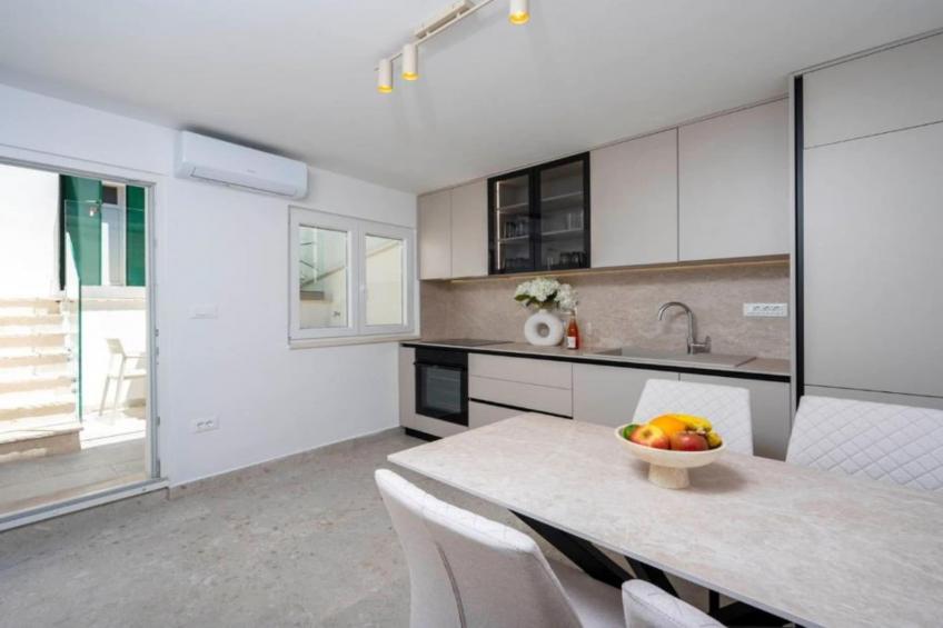 Apartman Dolce - Apartment With Terrace And Balcony