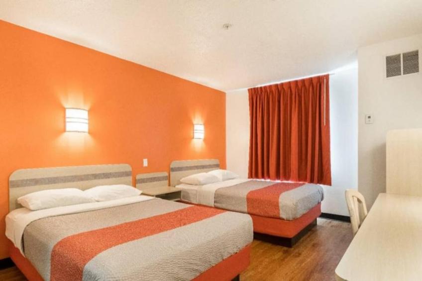 2 FULL BEDS  NON-SMOKING