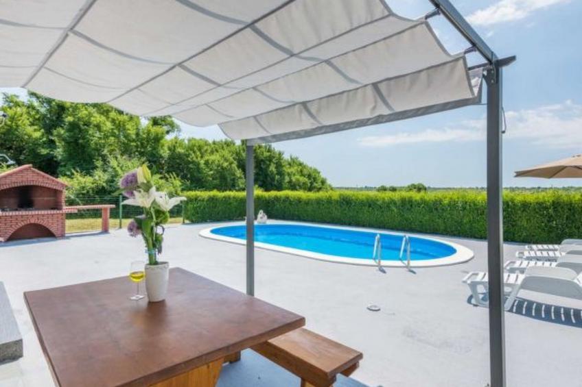 Holiday house Flora with pool - foto 2