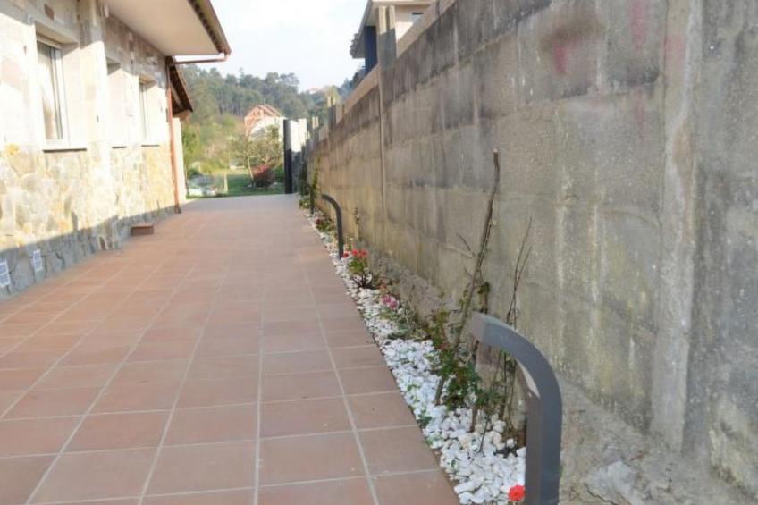 Sehr helle Villa in Strandnähe mit großem Garten und überdachter Terrasse - foto 12