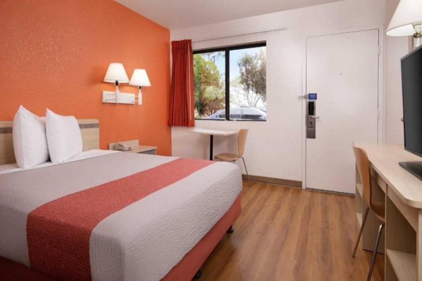 1 Queen Bed - foto 12