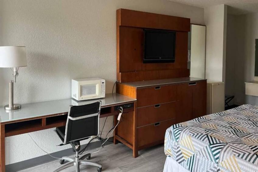1 King Bed  Non-Smoking - foto 8