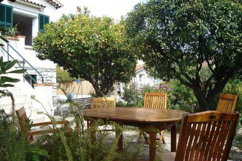 Wohnung "Les roses" auf einem eingemauerten Grundstück