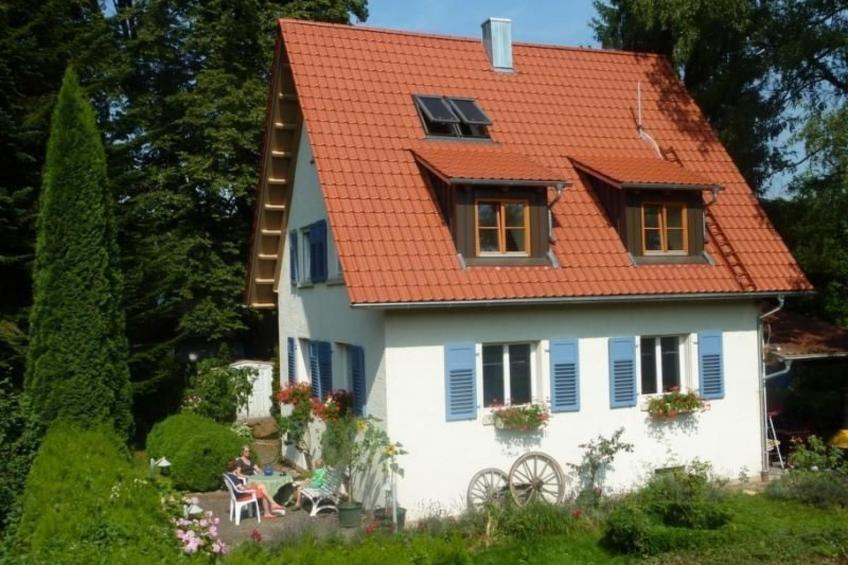 Haus mit  freier Fahrradnutzung und kleinem Boot