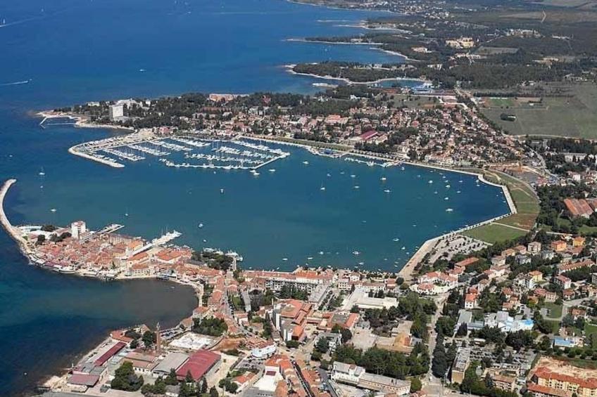 mit Pool, Terrasse und Parkplatz - foto 24