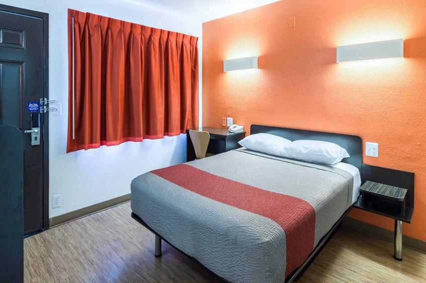1 Full Bed  Smoking - foto 10