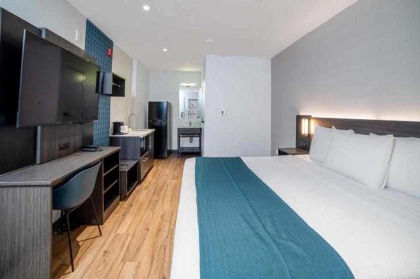 1 King Bed  Non-Smoking Micfridge - foto 6