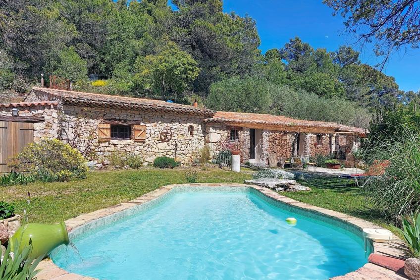 Ferienhaus mit Pool (AMS100)