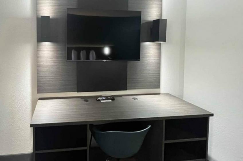 1 King Bed  Non-Smoking Kitchen - foto 6
