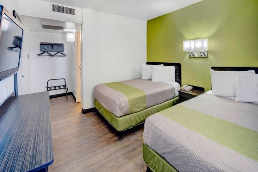 2 FULL BEDS  MICFRIDGE - foto 9