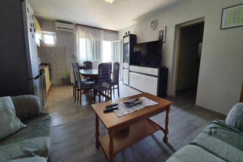 Spacious Apartment Steps from the Beach, with Private Terrace and Grill - Three Bedroom Apartment - foto 2