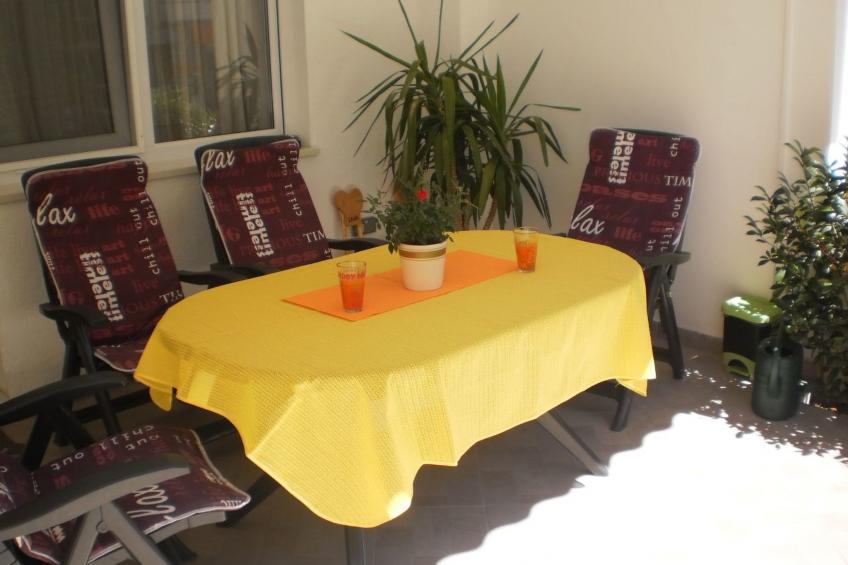 Moderne Ferienwohnung in Omiš mit Terrasse und Garten - foto 7