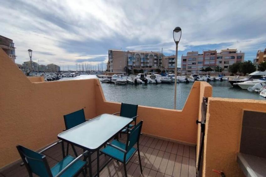 Un Balcon Sur La Marina T2 Climatisé