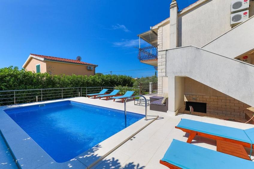 Relaxing Holiday Home with Pool, Fitness Area, and Entertainment Facilities - Six Bedroom Holiday Home - foto 33