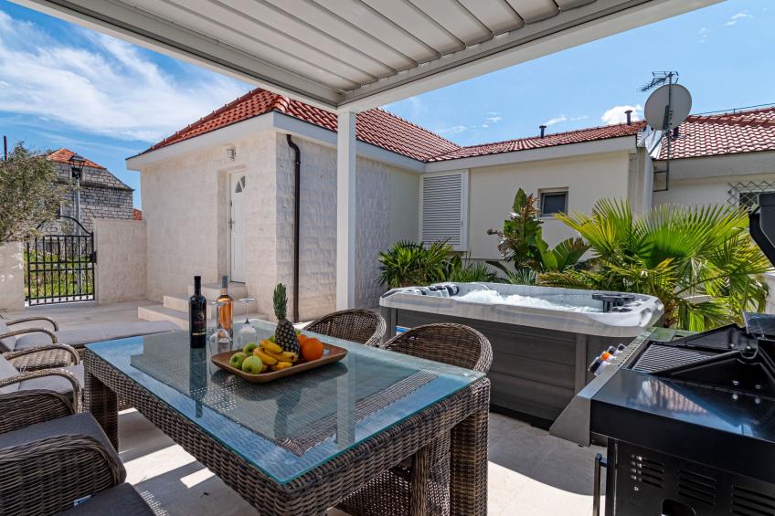 Suartini Viganj mit einem Jakuzzi - foto 10