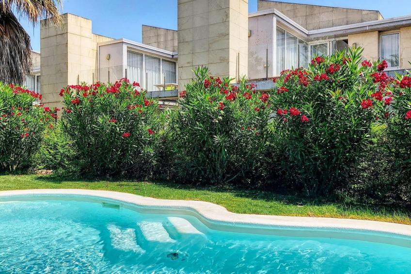 L' Escala delantero T40