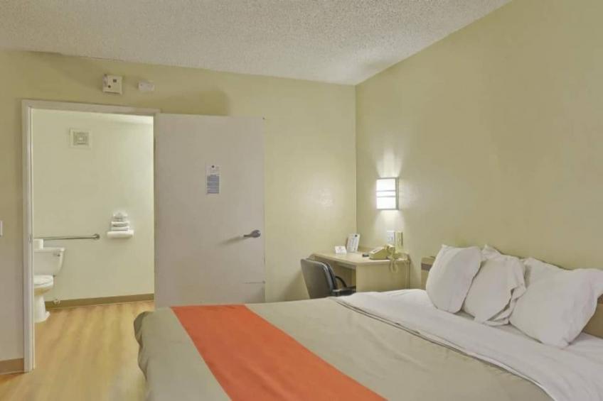 1 King Bed  Smoking - foto 11
